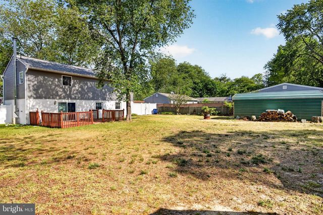 12 W SHORE DR, Southampton, NJ 08088