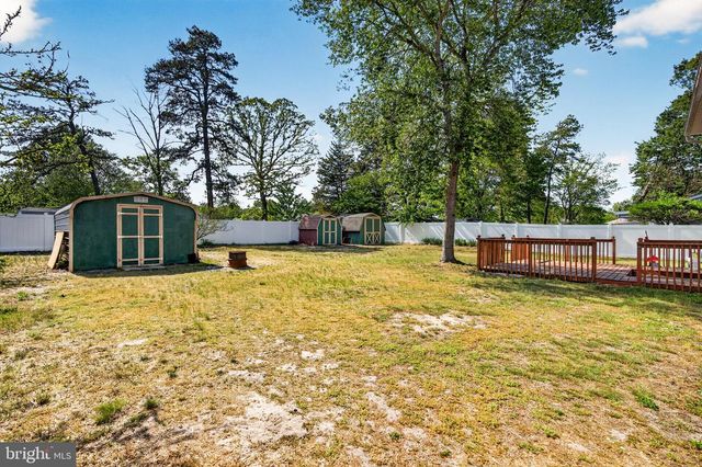 12 W SHORE DR, Southampton, NJ 08088