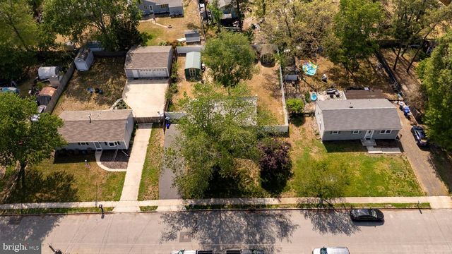 12 W SHORE DR, Southampton, NJ 08088