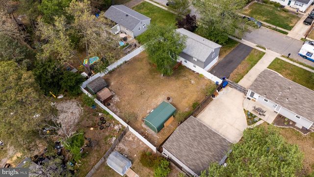 12 W SHORE DR, Southampton, NJ 08088