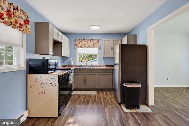 12 W SHORE DR, Southampton, NJ 08088