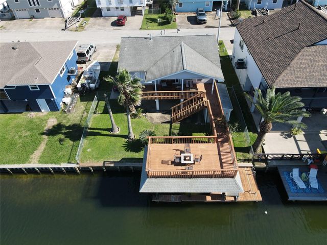 1006 Redfish Street, Bayou Vista, TX 77563