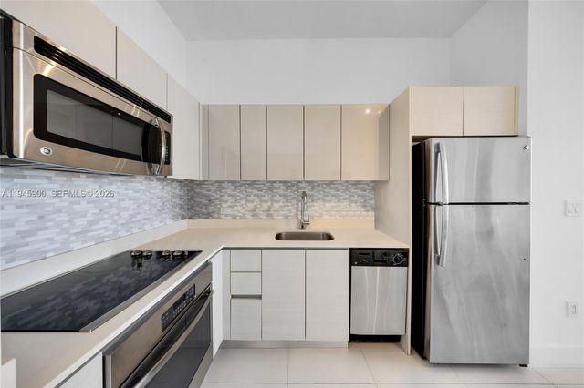 2600 E Hallandale Beach Blvd T3304, Hallandale Beach, FL 33009