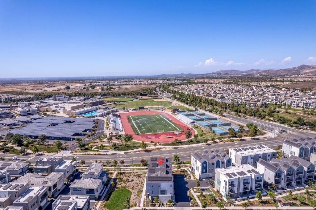 Image 2 of property listing at 275 Sash, Irvine, CA 92618