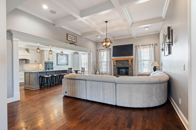 4999 Crescent Ln, Murfreesboro, TN 37128