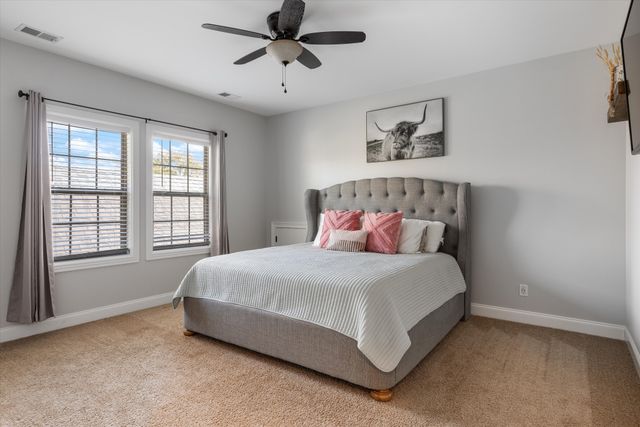 4999 Crescent Ln, Murfreesboro, TN 37128