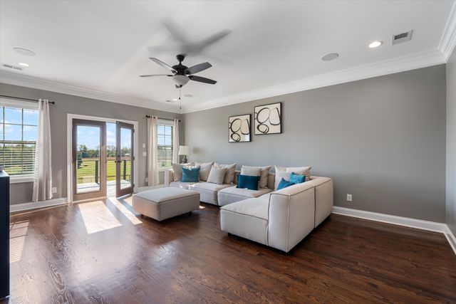 4999 Crescent Ln, Murfreesboro, TN 37128