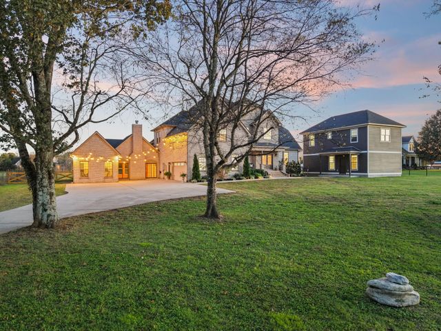 4999 Crescent Ln, Murfreesboro, TN 37128