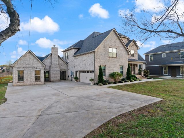 4999 Crescent Ln, Murfreesboro, TN 37128