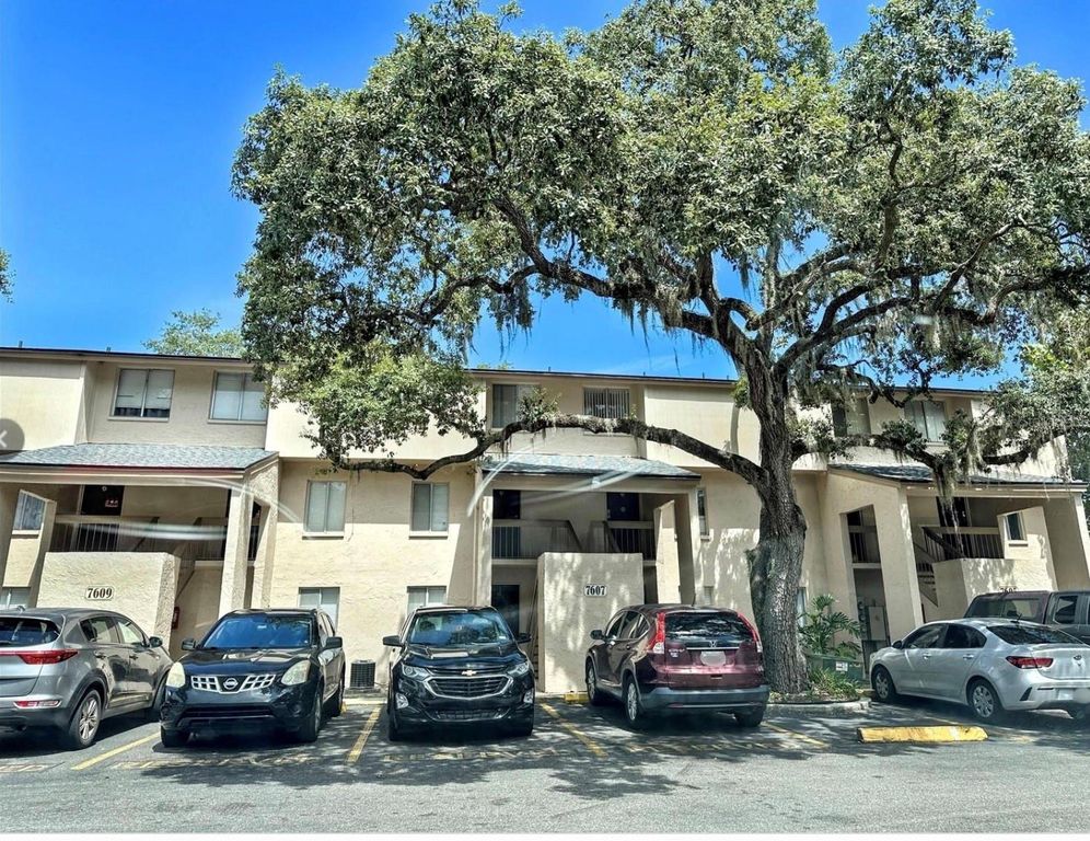 7607 ABBEY LANE 2, Tampa, FL 33617