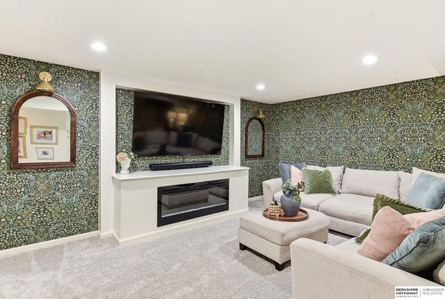 3505 S 95th Street, Omaha, NE 68124