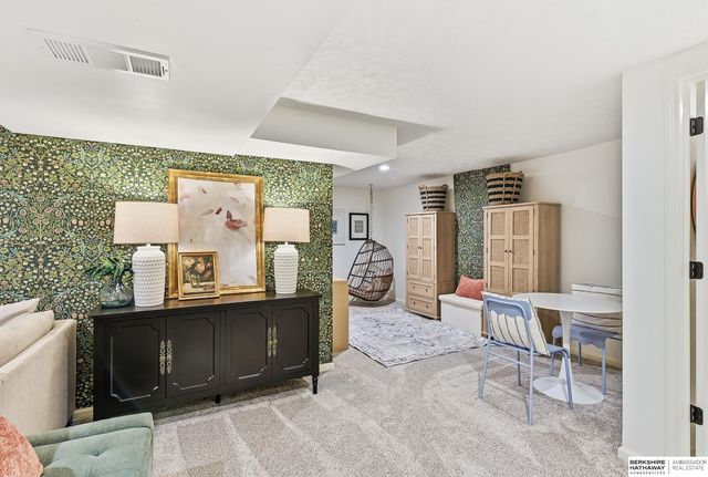 3505 S 95th Street, Omaha, NE 68124
