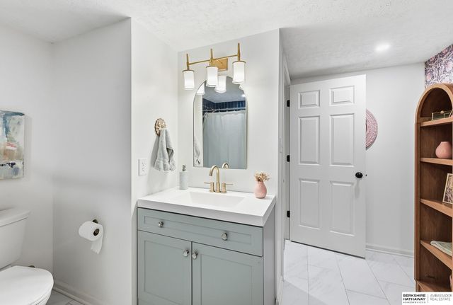 3505 S 95th Street, Omaha, NE 68124