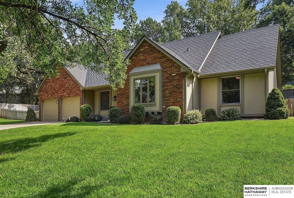 3505 S 95th Street, Omaha, NE 68124
