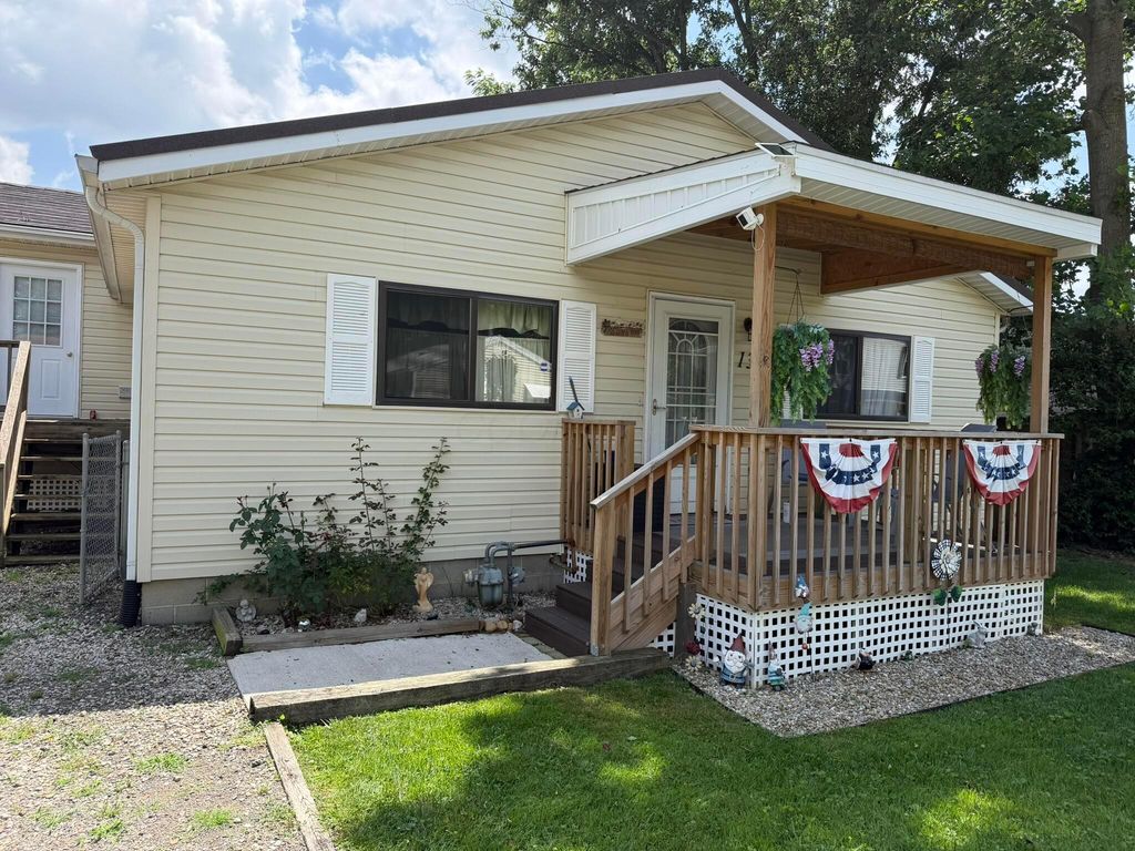 130 Elliott Avenue, Buckeye Lake, OH 43008