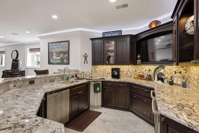 56434 Ken Charles Drive, Shelby Twp, MI 48316