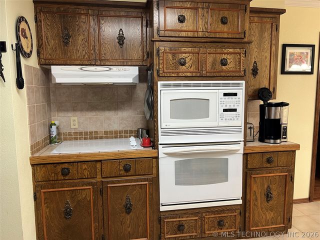 2207 Hospital Road, Healdton, OK 73438