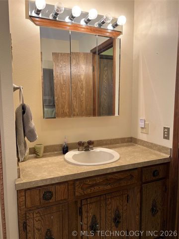 2207 Hospital Road, Healdton, OK 73438