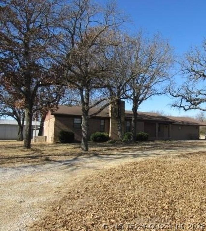 2207 Hospital Road, Healdton, OK 73438