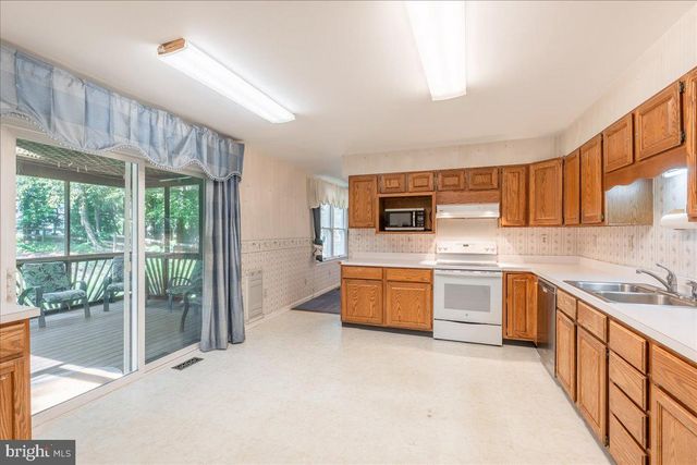 7400 WASHINGTON DR, King George, VA 22485