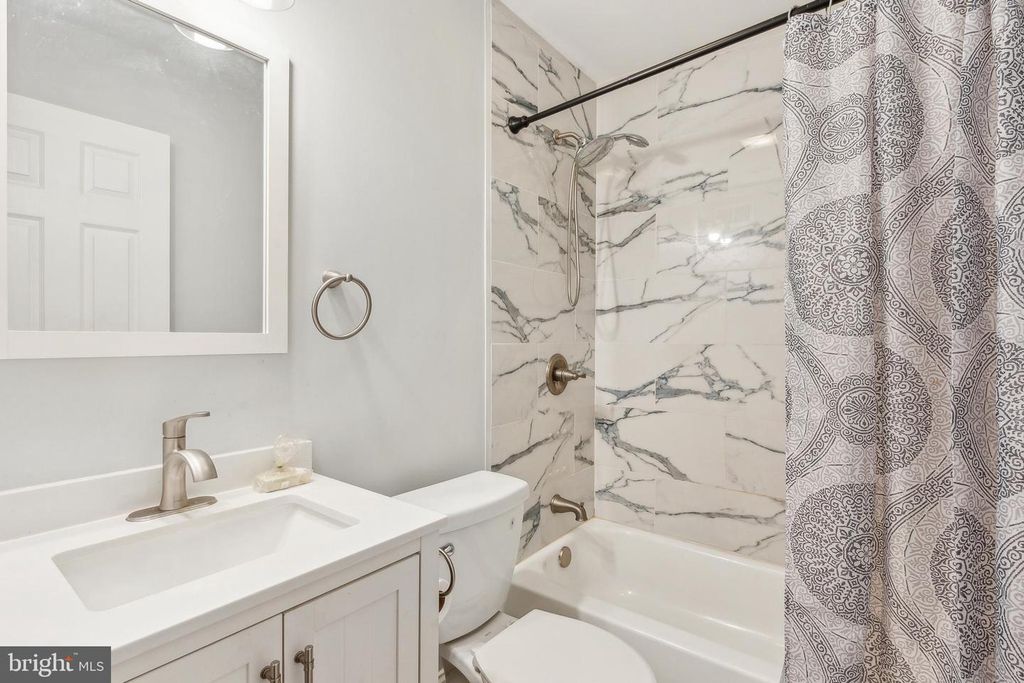 Image 16 of property listing at 202 E LAFAYETTE AVE, Baltimore, MD 21202