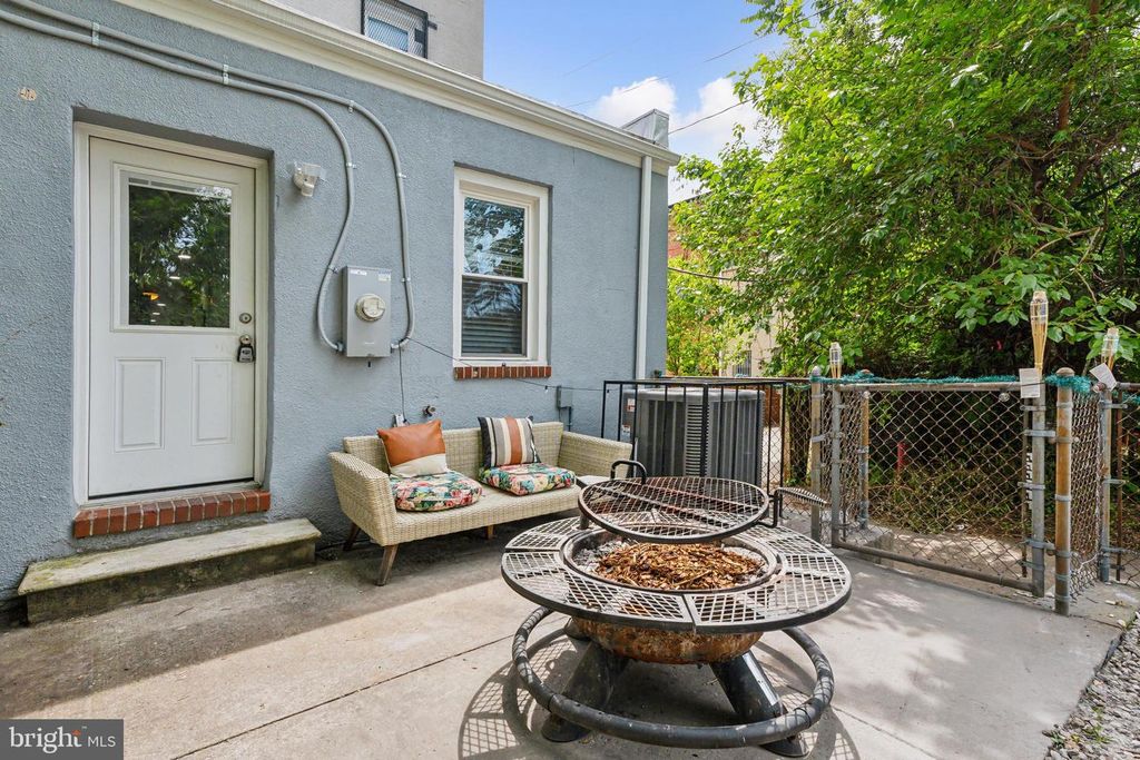 Image 24 of property listing at 202 E LAFAYETTE AVE, Baltimore, MD 21202