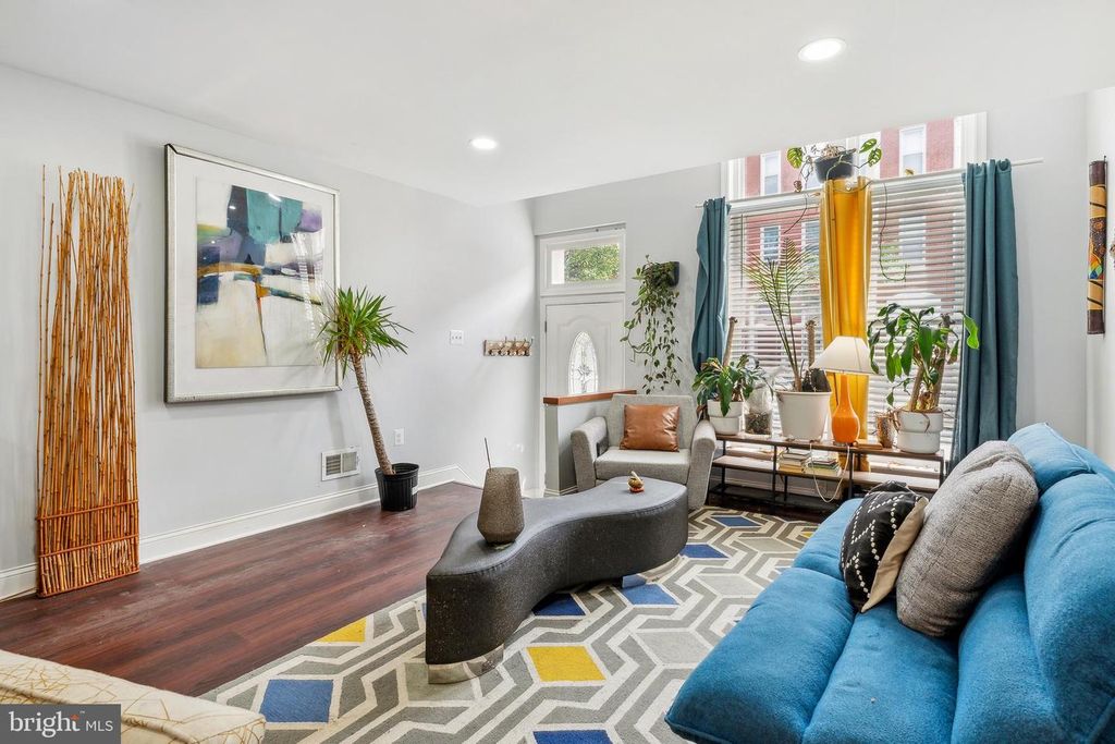 Image 3 of property listing at 202 E LAFAYETTE AVE, Baltimore, MD 21202