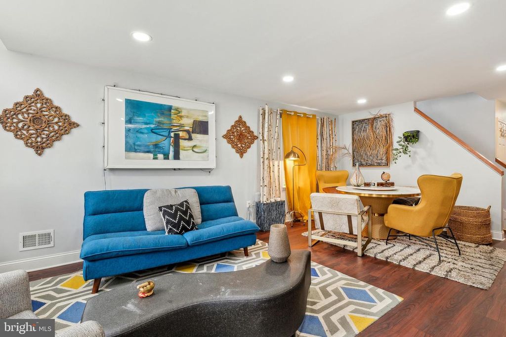 Image 5 of property listing at 202 E LAFAYETTE AVE, Baltimore, MD 21202