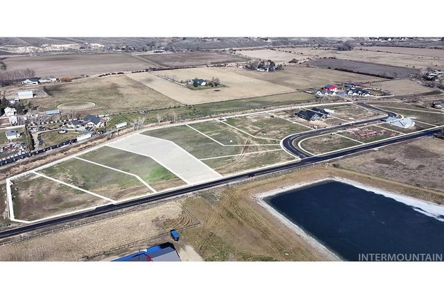 7912 Winter Horses Dr, Middleton, ID 83644