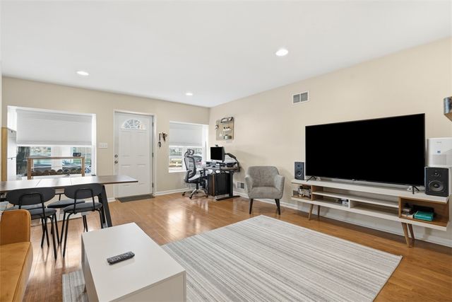 1202 Sarah St, South Side, PA 15203