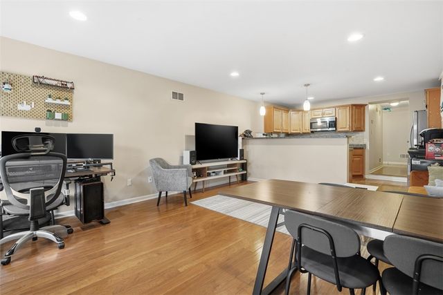 1202 Sarah St, South Side, PA 15203