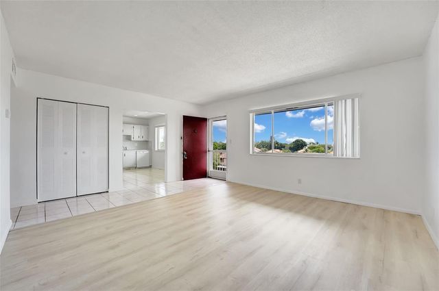 6289 Lear Drive 403, Lake Worth, FL 33462
