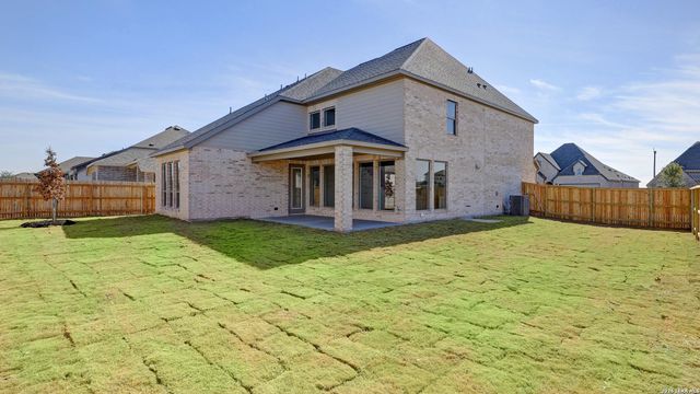 326 White Oak, Castroville, TX 78009