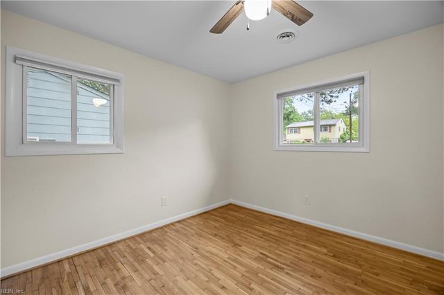 129 Saint Stephens DR, Newport News, VA 23602