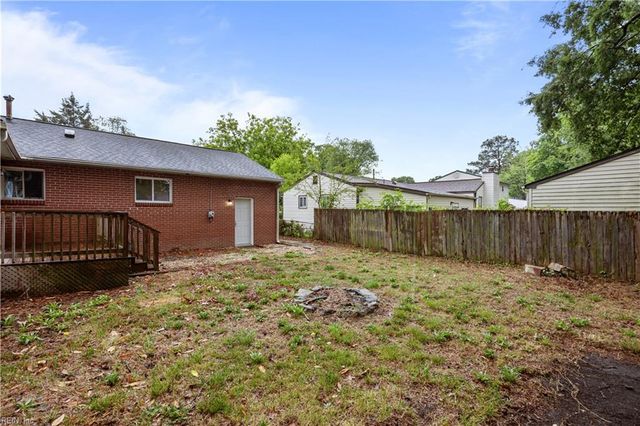 129 Saint Stephens DR, Newport News, VA 23602