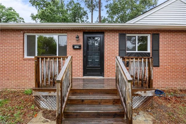 129 Saint Stephens DR, Newport News, VA 23602