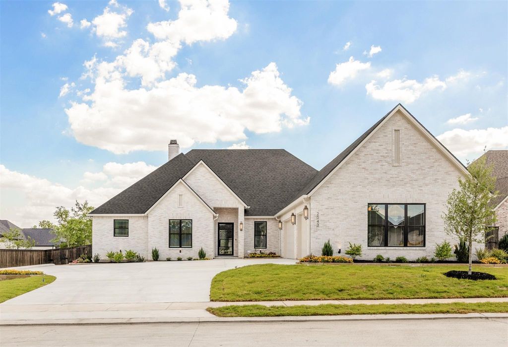 2043 Pebble Bend Drive, College Station, TX 77845