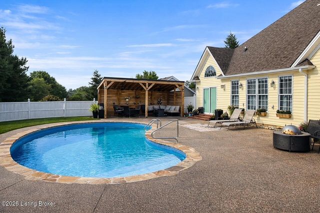 509 Maple Crest Way, Elizabethtown, KY 42701