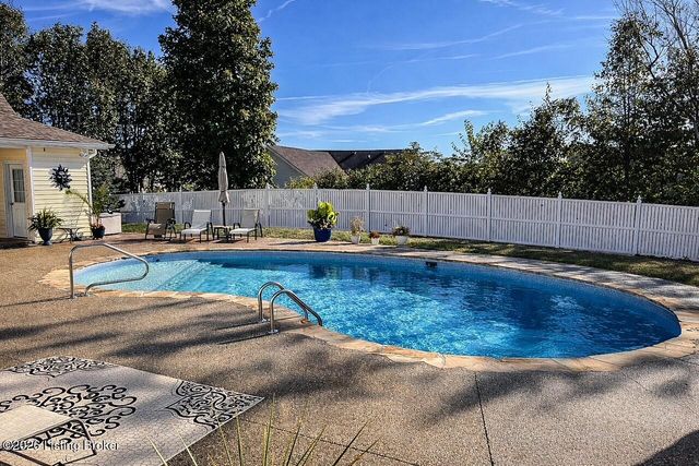 509 Maple Crest Way, Elizabethtown, KY 42701