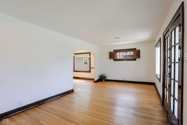 79 N 14th Avenue, Beech Grove, IN 46107