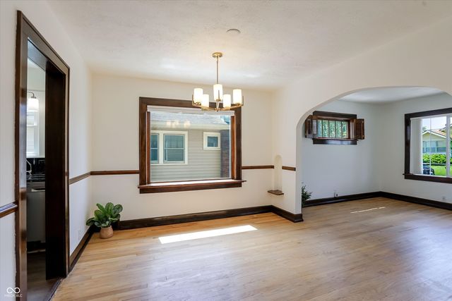 79 N 14th Avenue, Beech Grove, IN 46107