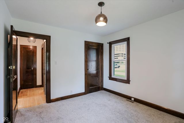 79 N 14th Avenue, Beech Grove, IN 46107