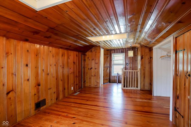 79 N 14th Avenue, Beech Grove, IN 46107