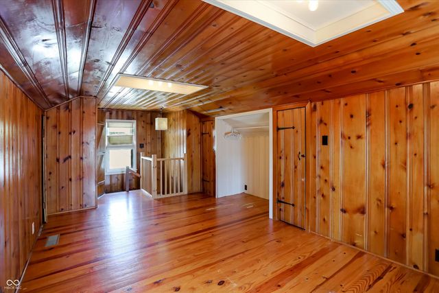 79 N 14th Avenue, Beech Grove, IN 46107