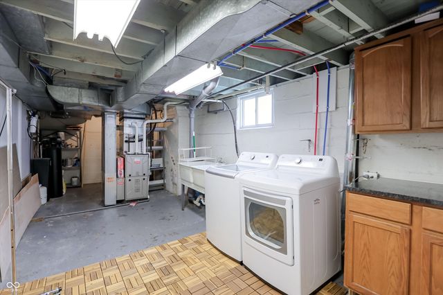 79 N 14th Avenue, Beech Grove, IN 46107
