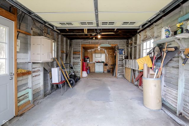 79 N 14th Avenue, Beech Grove, IN 46107