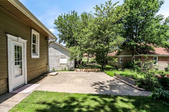 79 N 14th Avenue, Beech Grove, IN 46107