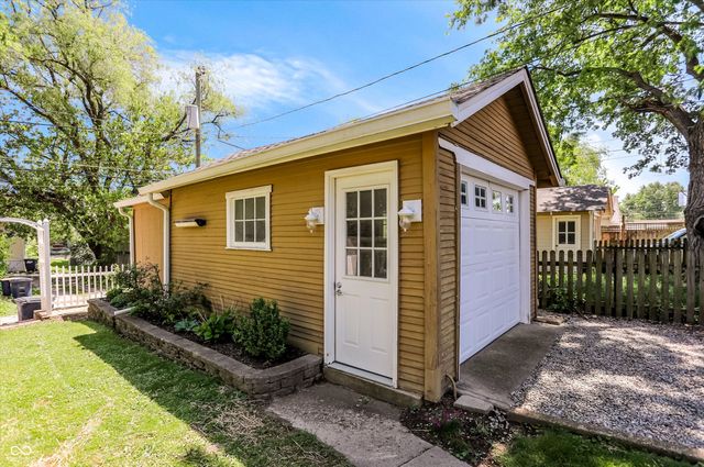 79 N 14th Avenue, Beech Grove, IN 46107