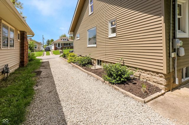 79 N 14th Avenue, Beech Grove, IN 46107