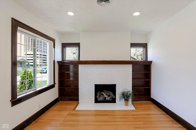 79 N 14th Avenue, Beech Grove, IN 46107